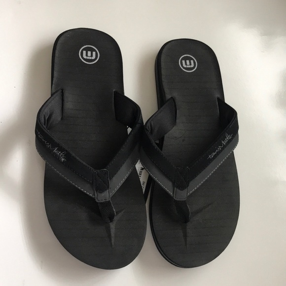 travis mathew sandals